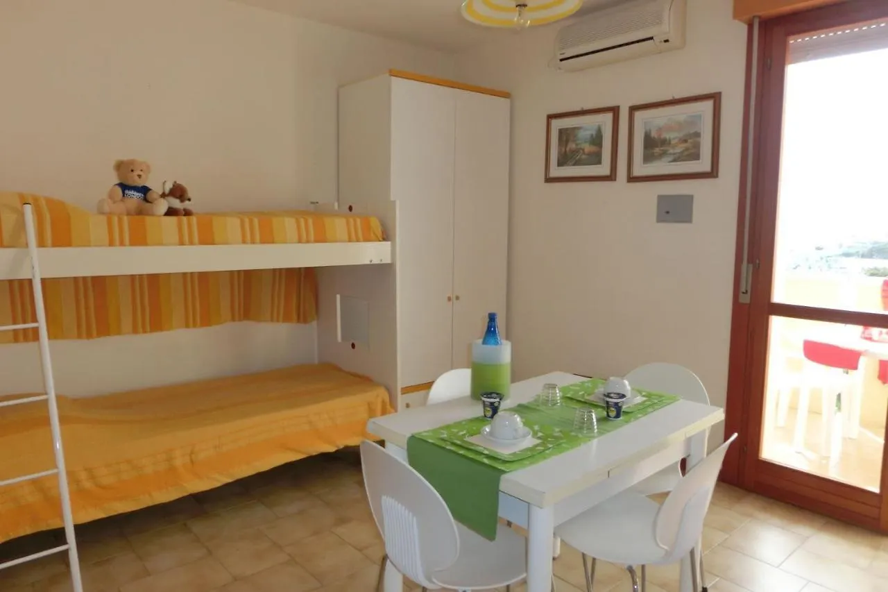 Homely Seaview Studio Flat With Balcony - Beahost Bibione Olaszország